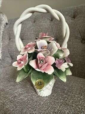 Vintage Italian Porcelain Floral Centerpiece Handcrafted &
Authentic Capodimonte